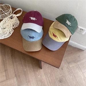 Casquette de Baseball en Acrylique Couleur Contrastée Soft Top Rétro Sunday Broderie de Lettres Ajustable Chapeau de Soleil Extérieur Homme Femme