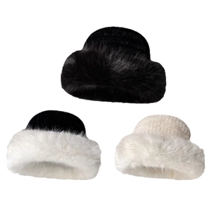 Cappelli invernali in finta pelliccia di volpe per donna in nero, bianco e bicolore