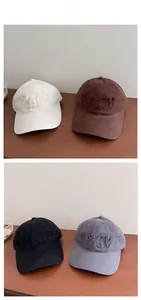Présentation des casquettes en coton en blanc, marron, noir et gris avec broderie STARY