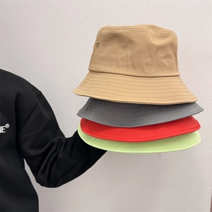 Cappelli a secchiello tinta unita per teste grandi in kaki, grigio, rosso e verde