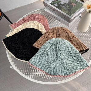 Chapeau seau en tricot pour femme avec bord ondulé en cinq couleurs pour plage et soleil