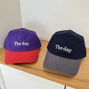 Two-tone American street style baseball caps with The day embroidery and flat brims