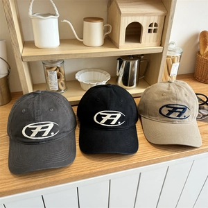 Casquettes de baseball neutres en gris, noir et kaki avec logo brodé ovale