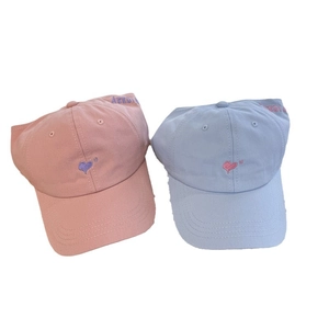 Pink and blue cotton baseball caps with heart embroidery and side letter details