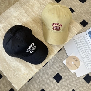 Casquette de baseball en coton avec broderie Brooklyn en noir et couleur kaki