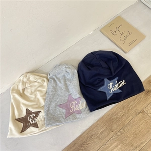 Gestrickte Beanies mit Sternenstickerei in Beige, Grau und Dunkelblau für Streetstyle