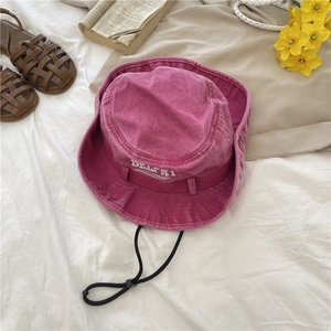 Chapeau de randonnée rose en coton avec broderie et cordon coupe-vent réglable pour femme