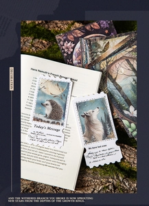 Detail von Vintage-Waldtier-Aufklebern mit Igel und Wolf auf einem Retro-Notizbuch