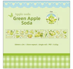 Dettaglio del nastro decorativo PET a tema soda verde con adesivo sigillo tondo 42mm