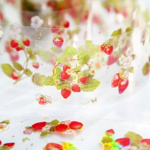 Nastro adesivo PET decorativo con fragole e fiori con dettagli olografici lucidi