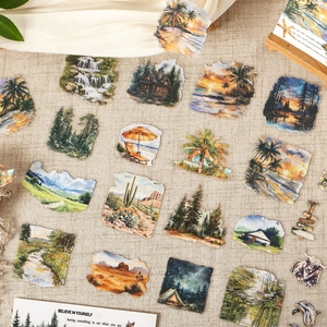 Artistieke natuurstickers met bos- en strandtaferelen op een linnen achtergrond
