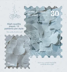Dettaglio di 30 adesivi 3D vintage con motivi di farfalle e francobolli floreali