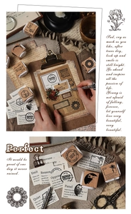 Makroaufnahme von Vintage-Holzstempeln mit Mond- und Blumenmustern für DIY-Scrapbooking