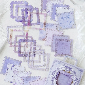 Paarse kanten papieren frameset voor DIY-scrapbooking en decoratieve collage