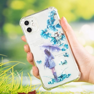 Klare iPhone-Hülle mit Illustration eines Mädchens unter Regenschirm und Ginkgoblättern