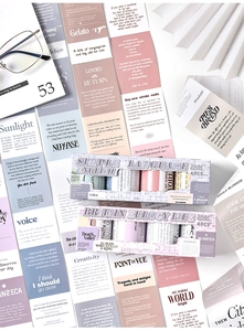 Dettaglio di nastro adesivo vintage con citazioni inglesi per decorazione scrapbooking