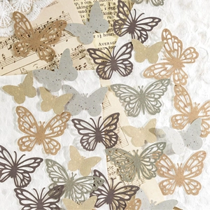 Découpes de papillons rétro pour scrapbooking, motifs évidés et pleins aux tons naturels