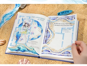 Detalle de cinta PET temática de océano con dorado en un diseño creativo de diario artístico