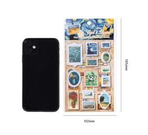 Détail des autocollants d'art Van Gogh avec dimensions 195mm x 112mm à côté d'un mobile
