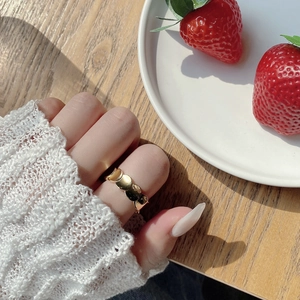 Chic S925 sterling silver gold ring with unique fish scale pattern worn on a hand