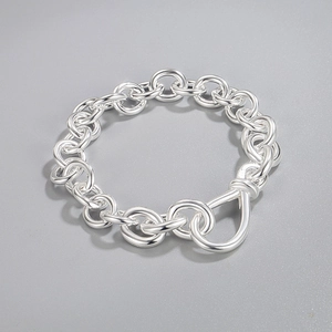 Minimalist S925 sterling silver chain bracelet featuring bold linked rings and teardrop clasp