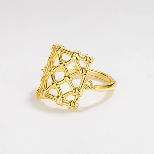Minimalist gold S925 silver ring featuring a geometric square lattice woven design