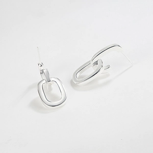 Minimalist S925 sterling silver interlocking double hoop stud earrings with polished finish