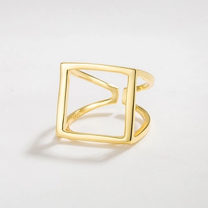 Minimalistischer S925 Silberring in geometrischer Quadratform mit Goldbeschichtung