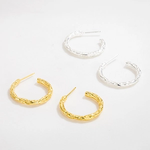 Minimalist S925 sterling silver C-shape hoop earrings with irregular wrinkled texture surface