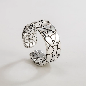 Vintage 925 Sterling Silver Wide Surface Ring For Men Women Antique Finish Geometric Crackle Texture Adjustable Open Finger Ring Hip Hop Jewelry