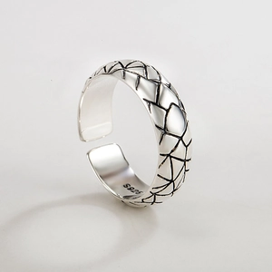 S925 Sterling Silber Ring mit Retro-Struktur und gewebtem Muster in Silberoptik