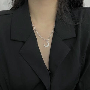 Elegant S925 sterling silver crescent moon necklace with sparkling pavé cubic zirconia