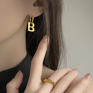 Retro golden B-letter drop earrings and textured geometric ring set for women