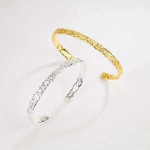 Irregular hammered texture open bangle set in gold and silver S925 sterling silver
