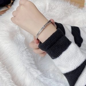 Minimalist S925 sterling silver open bangle with vintage engraved vine patterns