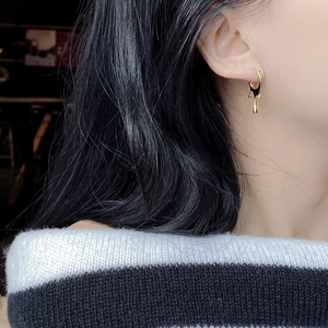 Modern S925 silver golden lava drop earrings with polished fluid geometric design