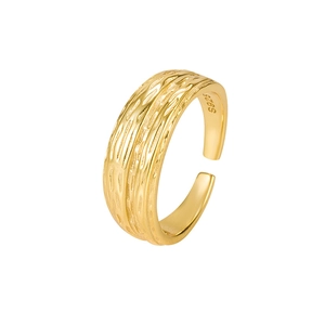 Minimalist 925 sterling silver moon shaped ring with golden bark texture and open band
