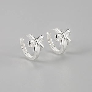 925 Sterling Zilver Strik Oorbellen Voor Dames Minimalistische Kleine Exquise Huggie Oorbellen Elegante Sieraden