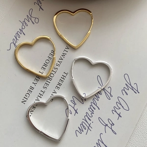Élégantes Boucles d'Oreilles Créoles en Forme de Cœur en Argent Sterling 925 Style Français Minimaliste Puces d'Oreilles Femme