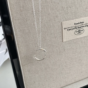 Minimalistische S925 Sterling Silber Kette mit unregelmäßigem C-förmigem Anhänger