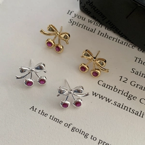Boucles d'Oreilles Clous en Argent Sterling 925 Doux Nœud Cerise pour Femmes Forme de Fruit Strass Bijoux de Mode Élégants Cadeau Or Argent