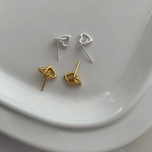 S925 sterling silver heart stud earrings with irregular hammered texture in gold and silver