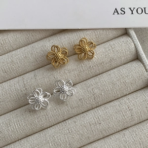 925 Sterling Silver Hollow Flower Stud Earrings Vintage Elegant Floral Petal Design Plated Jewelry For Women Elegant Gift