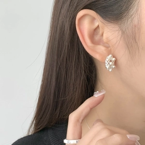 Elegant S925 silver lace earrings with white pearls in hollowed rhombus design