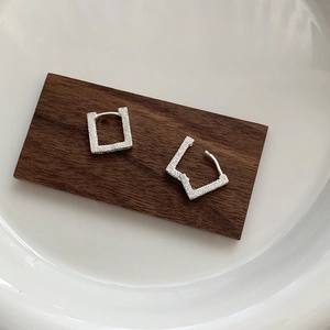 Boucles d'Oreilles Créoles Carrées Minimalistes en Argent Sterling 925 pour Femmes Boucle d'Oreille Géométrique en Métal Givré Bijou Élégant