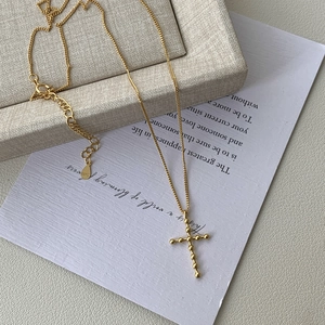 Collier croix en argent sterling S925 doré avec design perlé minimaliste pour femme