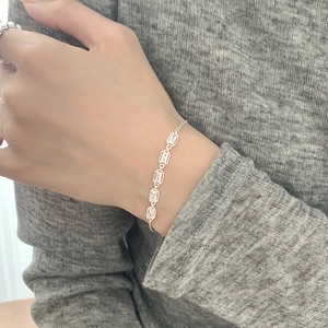Elegant S925 sterling silver bracelet featuring five rectangular cubic zirconia stones