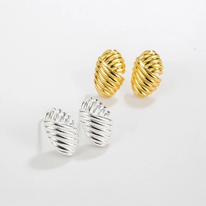 Minimalist S925 sterling silver twisted croissant stud earrings in gold and silver finish