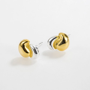 Minimalist 925 sterling silver curved two-tone stud earrings with high-polish finish