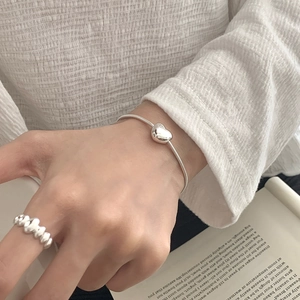 Elegant S925 sterling silver heart pendant snake chain bracelet and wavy texture ring set